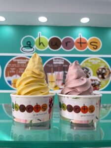 Helado de yogur con toping